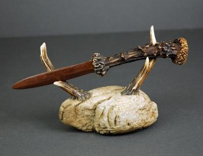 Нож для конвертов (красное дерево, рог)